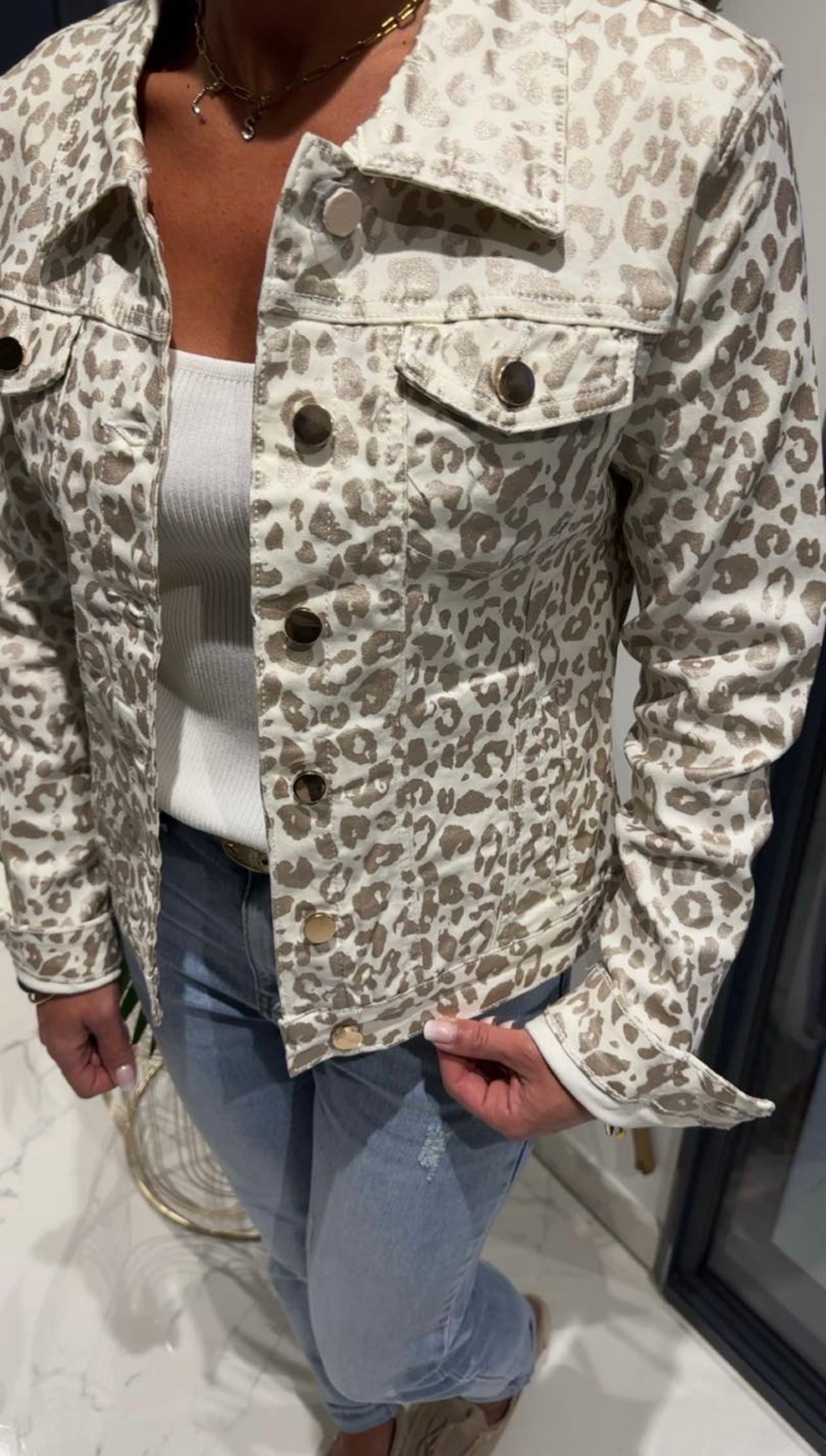 Veste beige et blanche irisée