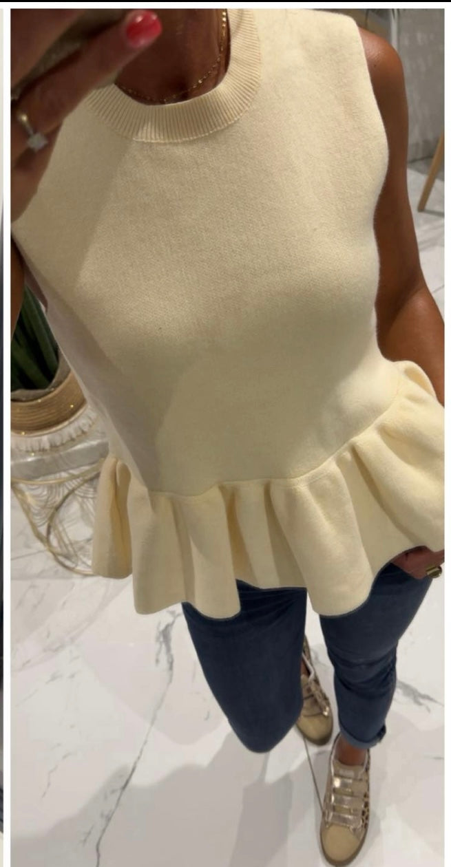 Pull blanc cassé sans manches