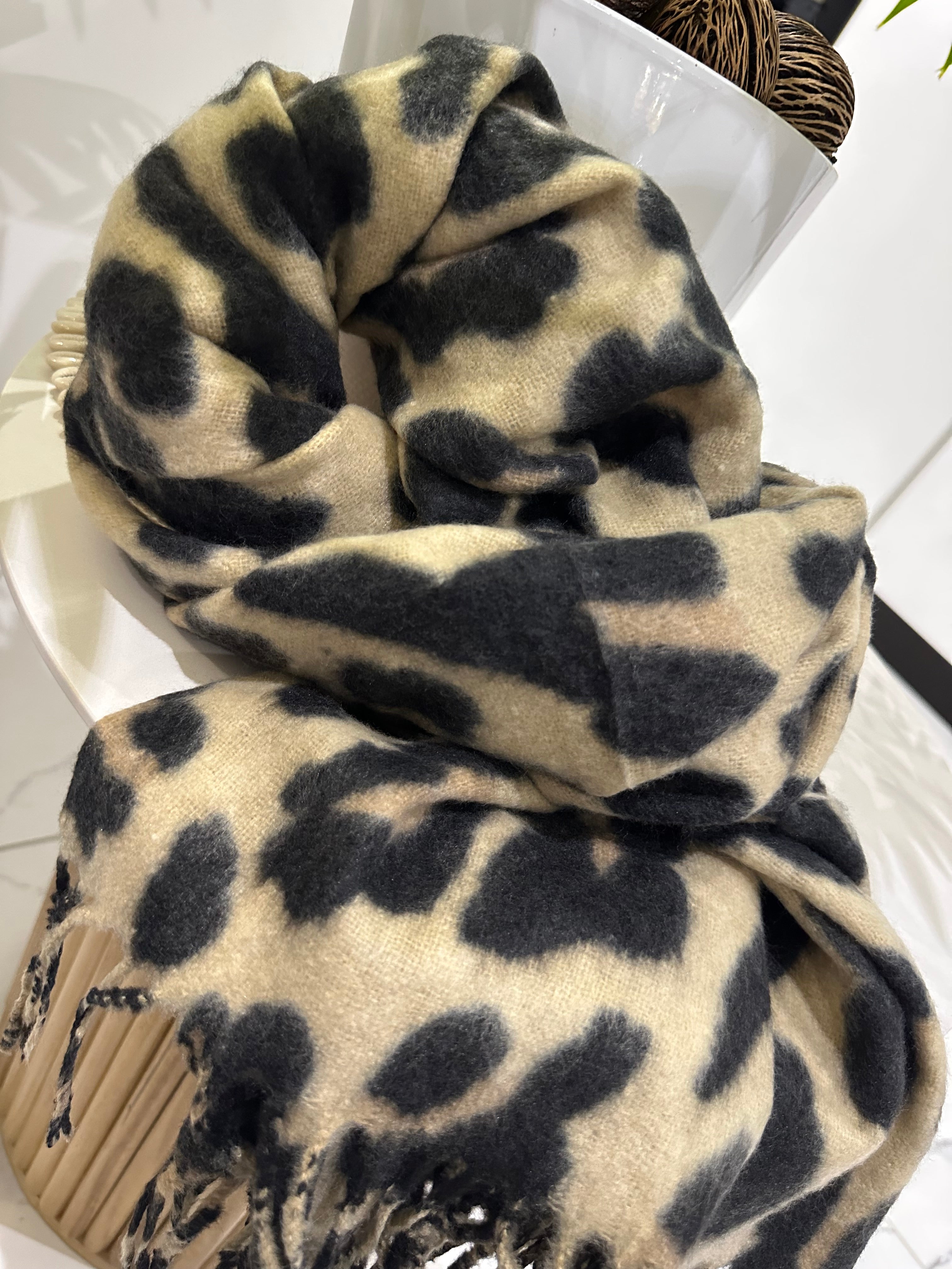 Écharpe léopard beige