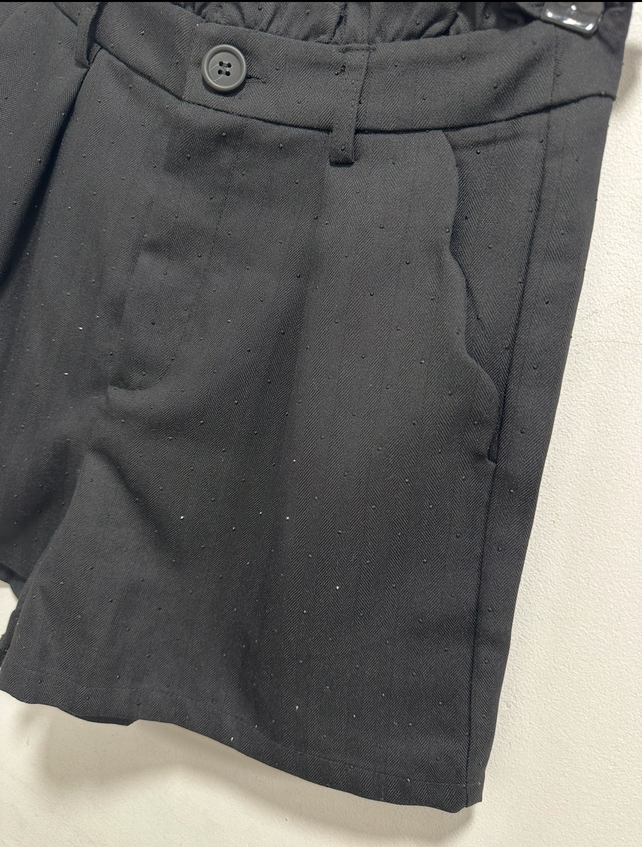 Short noir