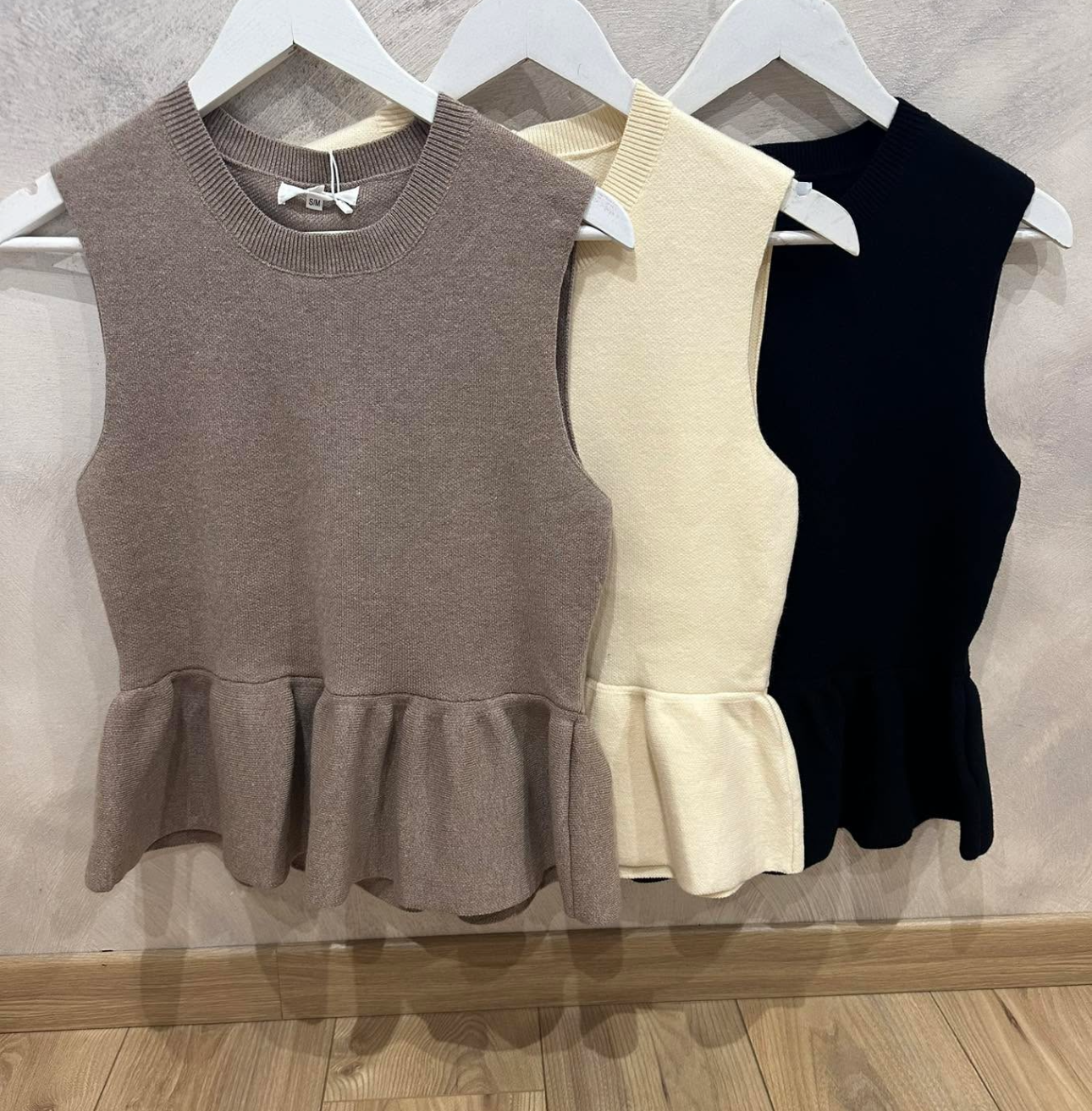 Pull noir sans manches