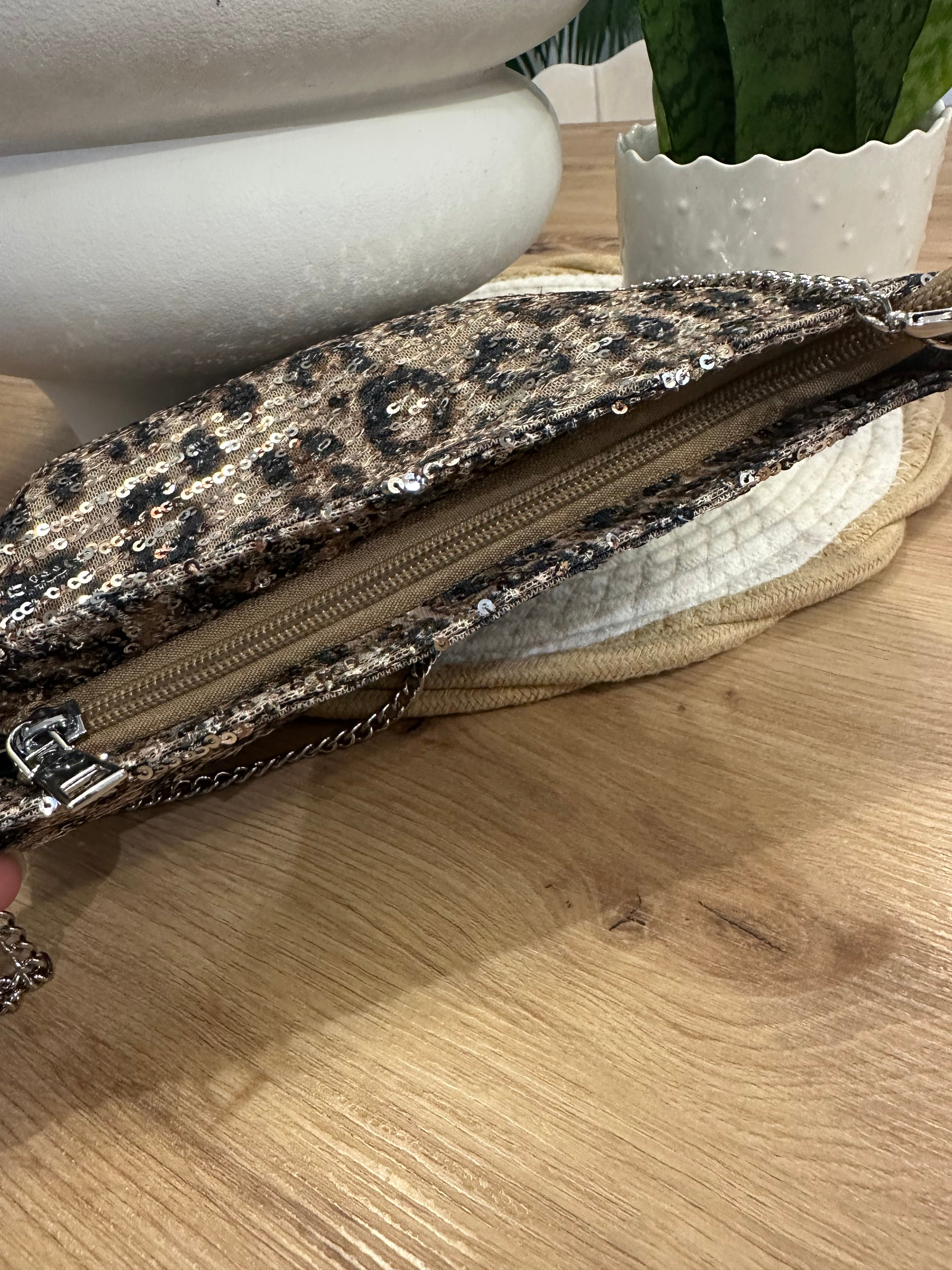 Pochette sequins léopard