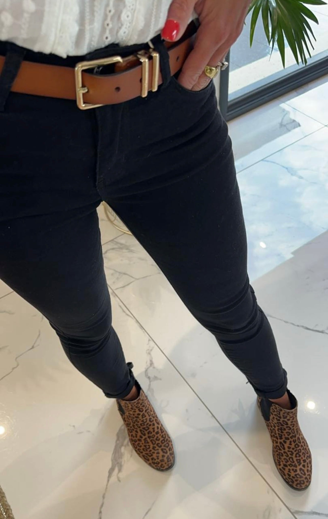 Slim noir